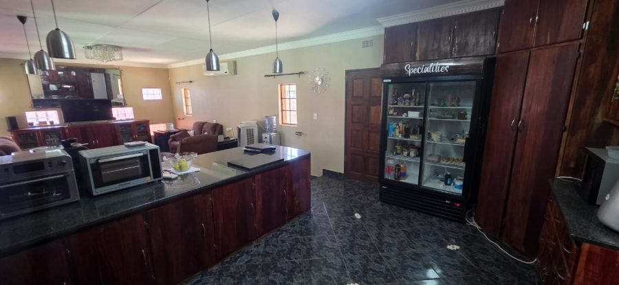5 Bedroom Property for Sale in Wilkoppies North West